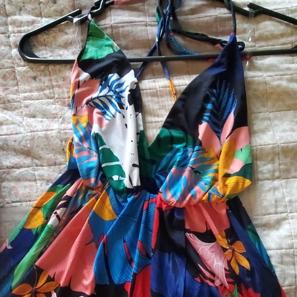 Colorful halter maxi dress - Picture 3 of 5